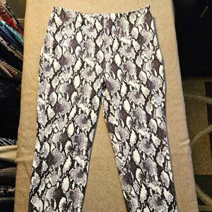 Vylette Juniors Pants/Black and White Snake Skin Lightweight Stretch/Size 13